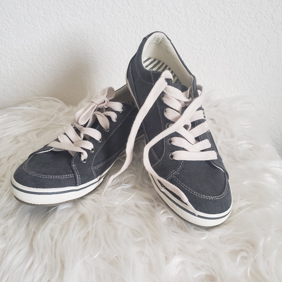 taos moc star sneaker